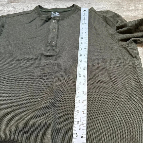 UNTUCKit Modal Blend Henley in Olive Green Size Men's Medium - Picture 5 of 5
